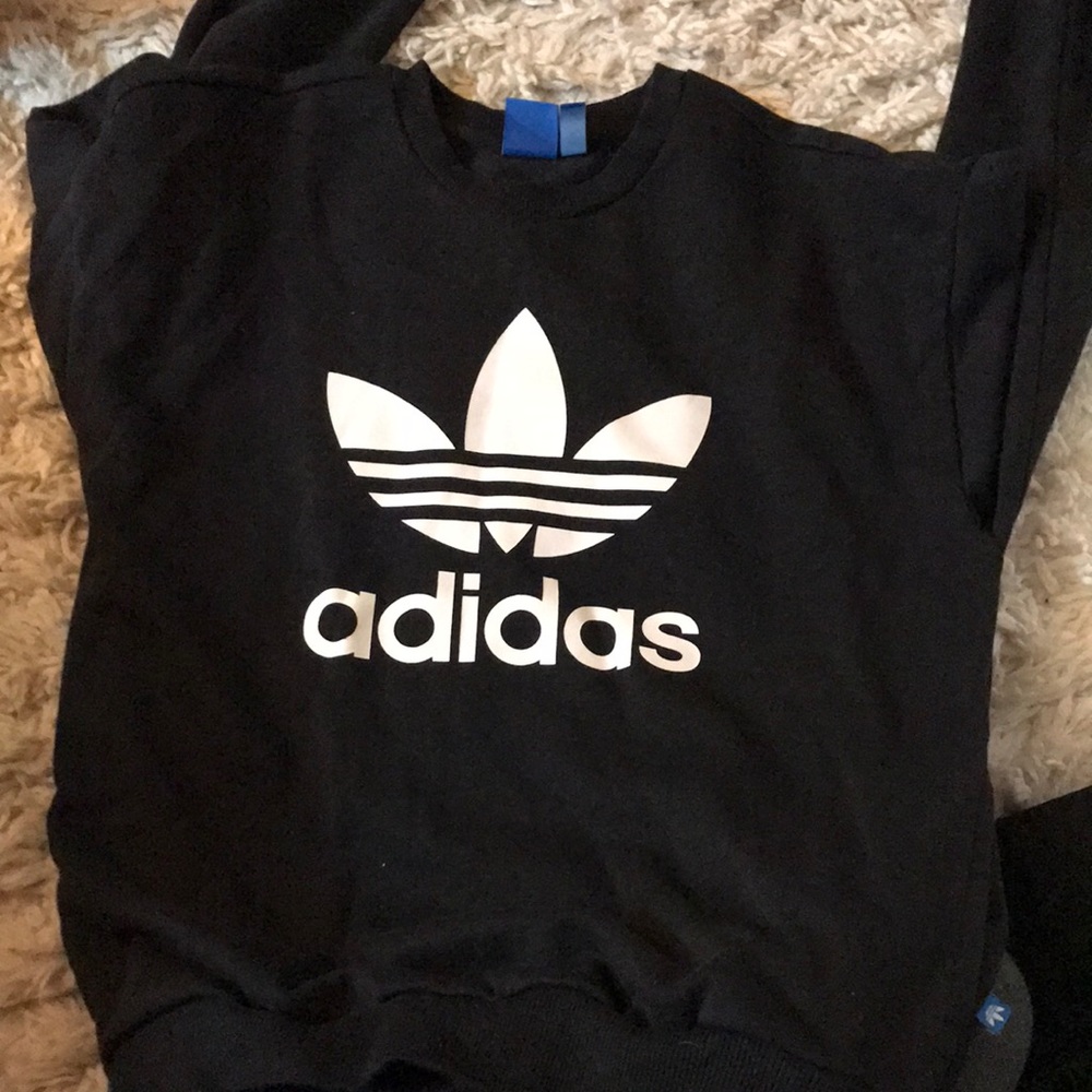 🌸BARELY WORN BLACK ADIDAS CREWNECK🌸